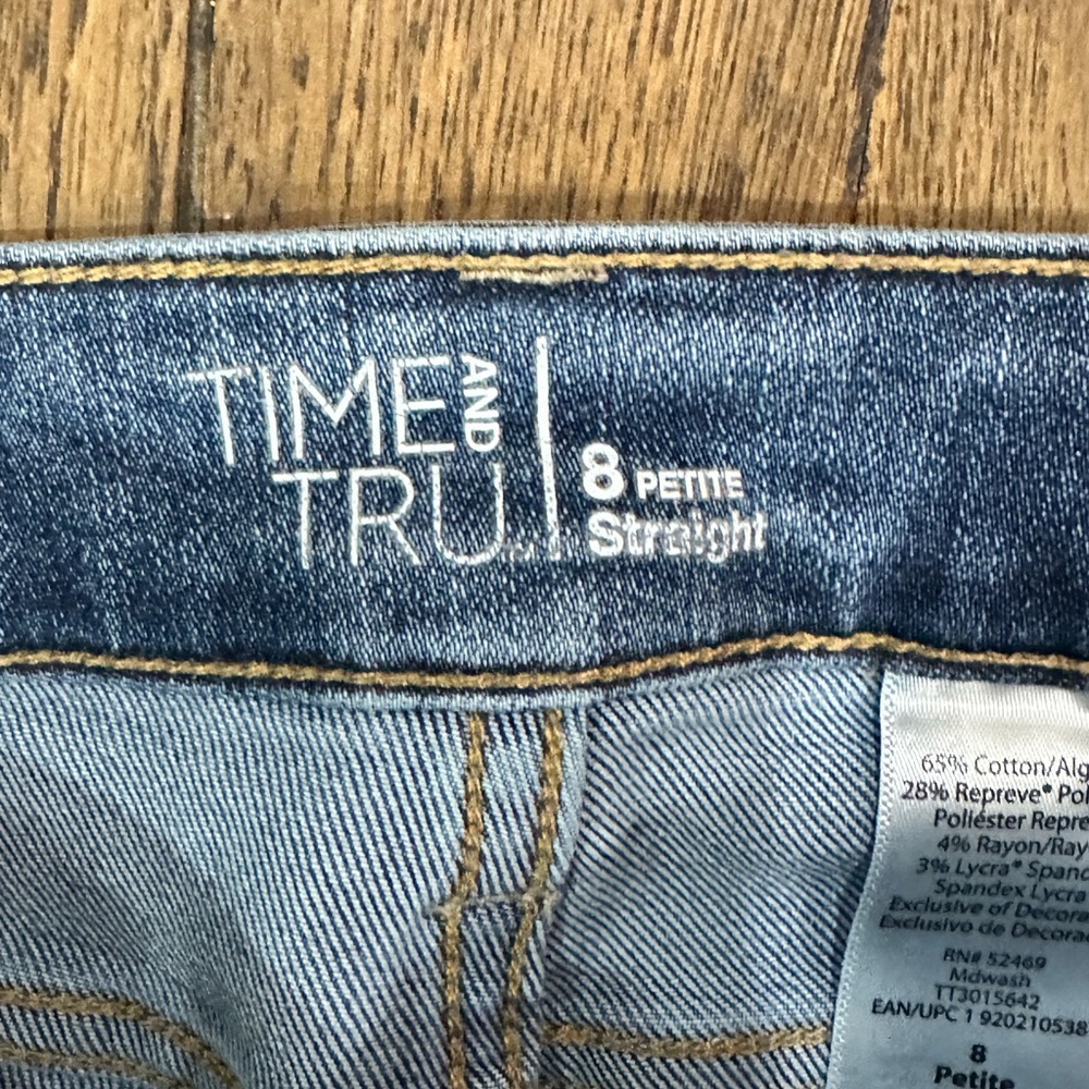 Time and Tru Classic Blue Straight Leg Jeans - Picture 2 of 4